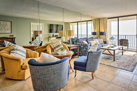 Idyllic PCB Condo w/ Pool Access & Ocean Views! Apartment in Panama City Beach