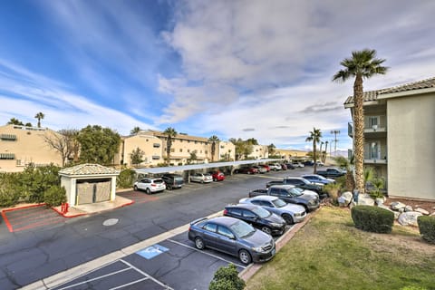 Laughlin Mtn Getaway: 2 Mi to Colorado River Condo in Bullhead City