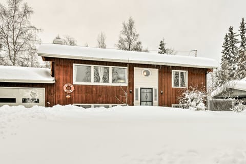 West Anchorage Home Near Coastal Trail! House in Spenard