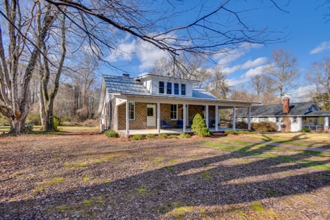 Radiant Gloucester House w/ Private Porch! House in Gloucester