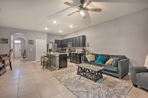 Wesley Chapel Townhome w/ Pool Access! Apartment in Wesley Chapel