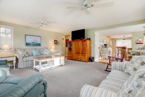 Westerly Retreat ~ 1/4 Mi to Private Beach! House in Misquamicut