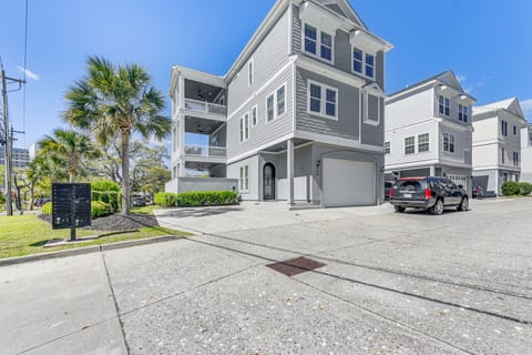 Walk to Beach: Myrtle Beach House w/ Hot Tub! House in Myrtle Beach