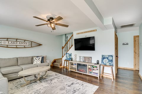 Waterfront Home on Lake Anna: Autumn Escape! House in Lake Anna