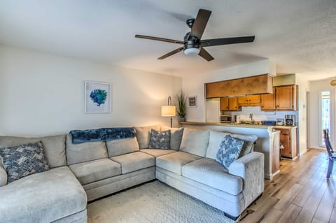 Condo w/ Pool Access - Walk to Beach! Apartment in Carolina Beach