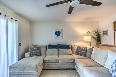 Condo w/ Pool Access - Walk to Beach! Apartment in Carolina Beach