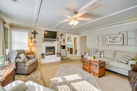 Home w/ Ouachita River & Lake Hamilton Access Cottage in Lake Ouachita