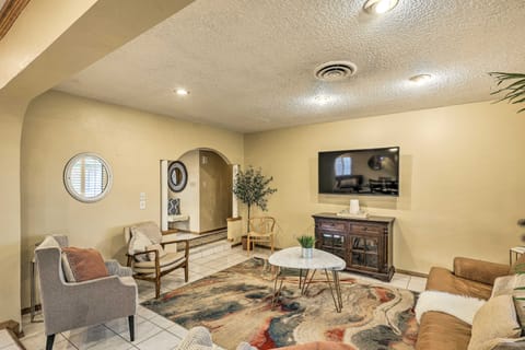 Pet-Friendly 'Hygge Home' w/ Outdoor Pool! House in Bakersfield