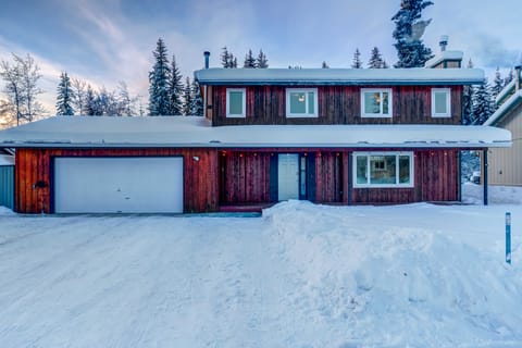 'Northern Bliss' House w/ Mountain Views! House in Fairbanks