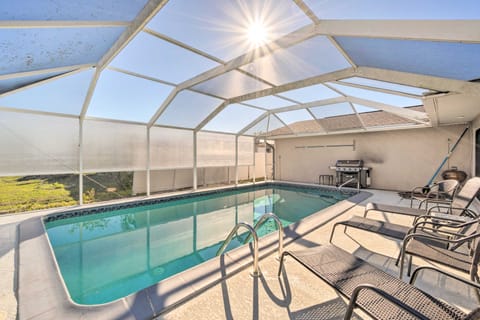 Port Charlotte Vacation Rental w/ Pool House in Port Charlotte