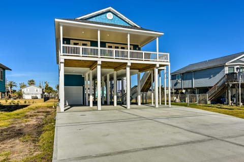 Jamaica Beach Vacation Rental - 1/2 Mi to Beach! House in Jamaica Beach