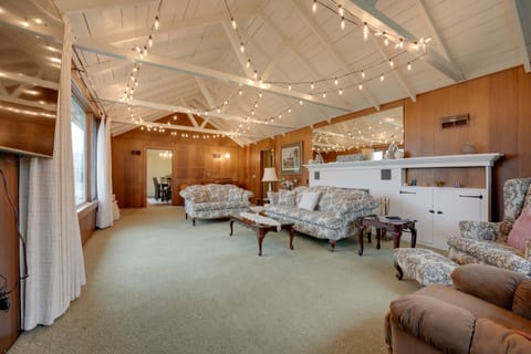 Cozy Hillsdale Home ~ 1 Mi to Baw Beese Lake! House in Ohio