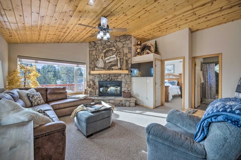 Woodland Park Home w/ Stunning Mountain Views House in Colorado