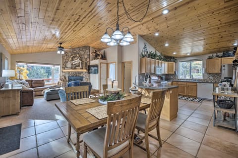 Woodland Park Home w/ Stunning Mountain Views House in Colorado