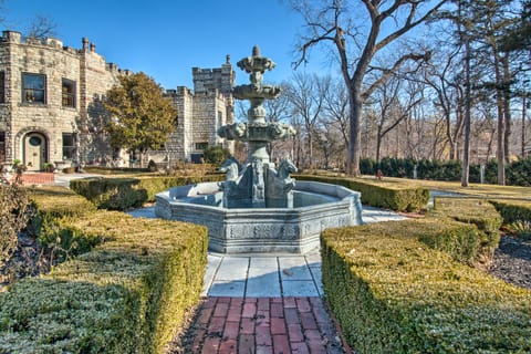 Historic Guest House on Castle Kimble Estate! Cottage in Manhattan