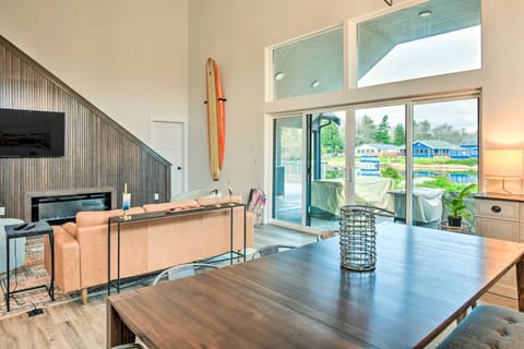 Modern Ocean Shores Getaway with Dock! House in Ocean Shores
