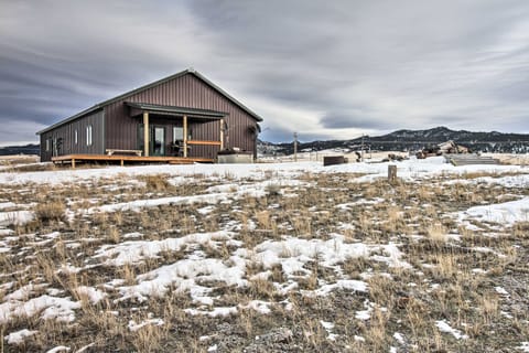 Rural Divide Cabin w/ Mountain Views! Casa in Divide