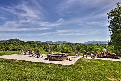 Chic Townsend Condo w/ Saltwater Pool! Apartment in Sevier County