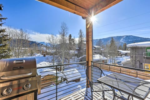 Modern Mountain Getaway, Walk to Grand Lake! Apartment in Grand Lake