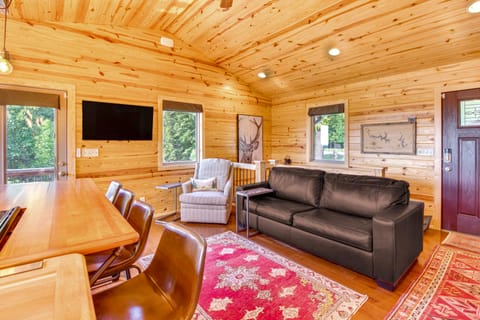 Mountain Home Cabin Rental w/ Fire Pit! House in Norfork Lake