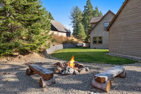 Dog-Friendly Ronald Vacation Rental Cabin! House in Roslyn