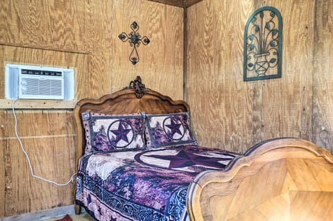 Laid-Back Vibe! Waterfront Lake Dunlap Studio Apartment in New Braunfels