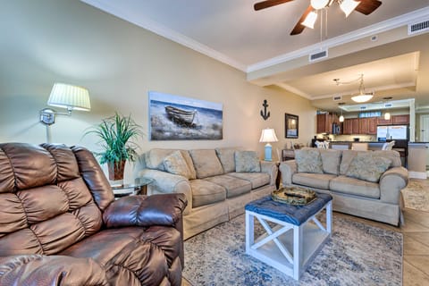 Beachfront Dauphin Island Condo: Pool Access! Apartment in Dauphin Island