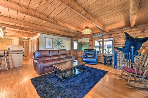 Lake Norman Cabin: Private Dock & Hot Tub! House in Sherrills Ford