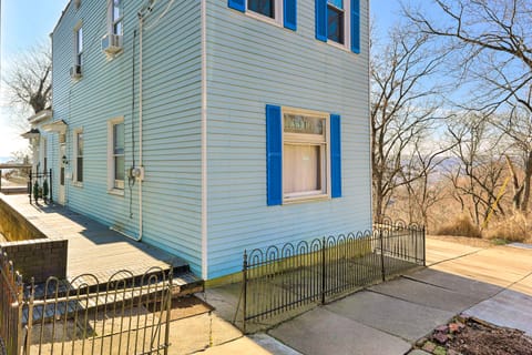 Cincinnati Home w/ Deck & Private Hot Tub! House in Over The Rhine