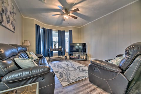 Niagara Falls Townhome: Near Wineries! Apartment in Niagara Falls