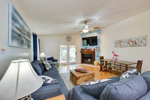 Lakefront Home w/ Kayaks & Dock in Hot Springs! House in Garland County