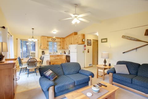 Cave Bay Vacation Rental w/ Game Room! Cottage in Kootenai County