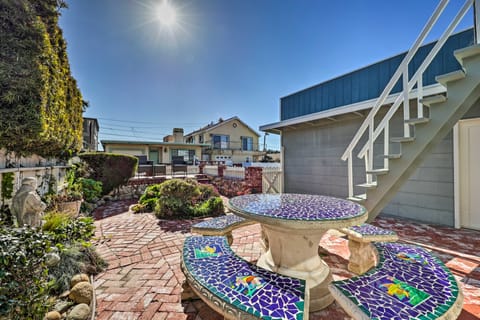 Colorful Oxnard Getaway - Walk to the Beach! Cottage in Port Hueneme