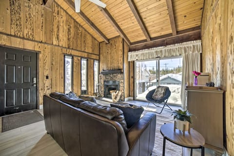 1 Mi to Lake Tahoe: Vacation Rental Home! Apartment in Stateline