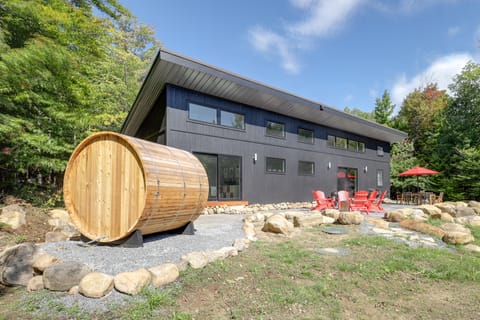 Adirondack Cabin Near Whiteface Mountain Resort! House in Wilmington