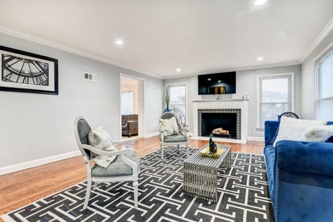 Luxurious Detroit Home - Walk to Golf & Park! House in Detroit