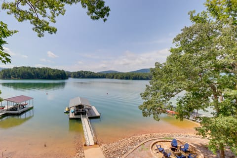 Mountain View Cabin on Lake Blue Ridge: Hot Tub! House in Blue Ridge Lake