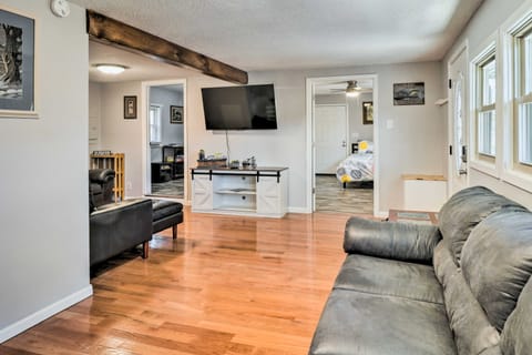 Pigeon Forge Cabin w/ Private Hot Tub & Gas Grill House in Pigeon Forge