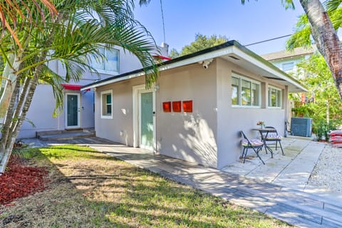 Bright Miami Cottage in Little Havana! Cottage in Coral Gables