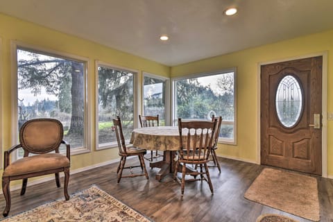 Pet-Friendly La Center Home ~ 6 Mi to Casinos House in Washington