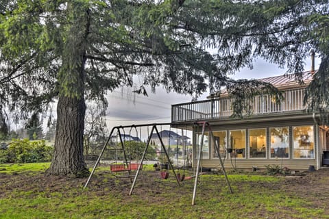 Pet-Friendly La Center Home ~ 6 Mi to Casinos House in Washington