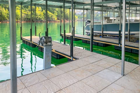Tennessee Vacation Rental: Boat Slip Access! House in Norris Lake