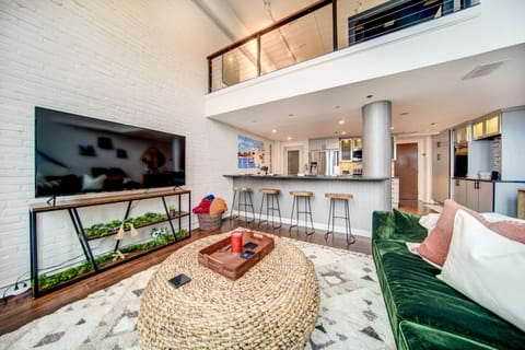 Waterfront Cleveland Apt ~ 1 Mi to Downtown Apartment in Ohio City