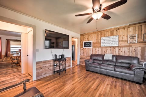 'The Blue Tub' in Downtown Fredericksburg! House in Fredericksburg