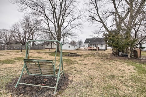 Illinois Vacation Rental Home: Pets Welcome House in Indiana