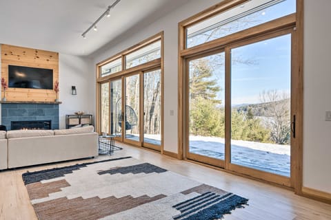 Contemporary Mountain-View Home on Lake Morey House in Fairlee