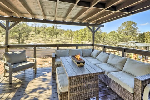 Pet-Friendly Arizona Home: Hot Tub & Fire Pit House in Payson