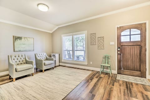 Pet-Friendly Home w/ Pool, 25 Mi to Austin! House in Leander