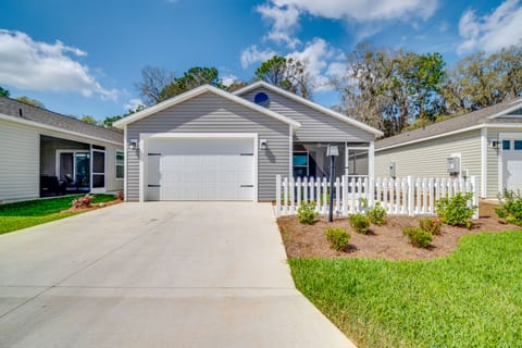 Pool Access, Patio & Grill: Sunny Florida Escape! House in The Villages