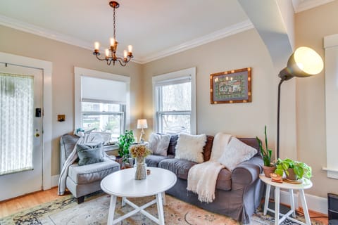 Vintage Bungalow w/ Porch in Sellwood Cottage in Sellwood - Moreland